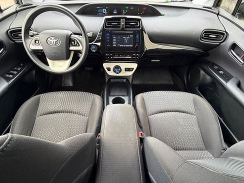 Used 2018 Toyota Prius Two w/ Prius Two Safety Plus Package image 9