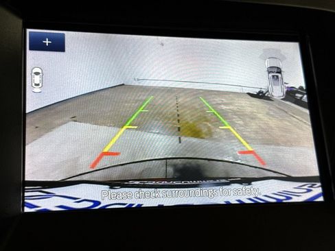 Used 2019 Ford Edge Titanium w/ Equipment Group 301A AWD/4WD image 16
