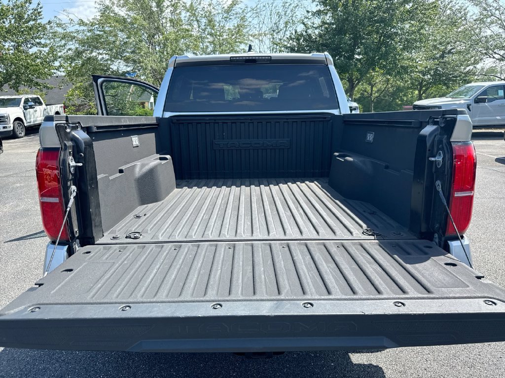 Used 2024 Toyota Tacoma TRD Sport AWD/4WD image 23