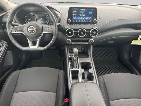 Used 2025 Nissan Sentra SV FWD image 12