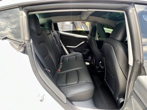 Used 2022 Tesla Model 3 image 21