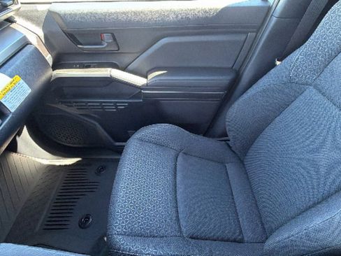 New 2026 Toyota 4Runner SR5 AWD/4WD image 12
