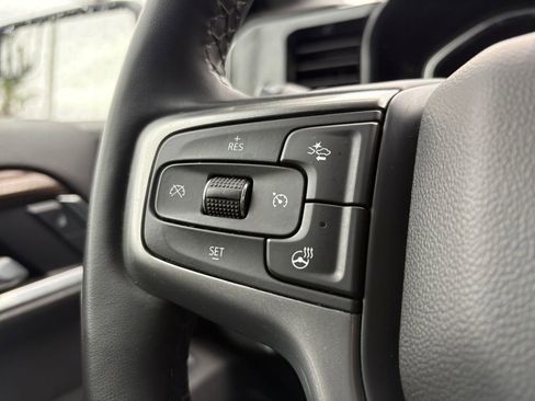 Used 2025 Chevrolet Silverado 1500 LT RWD image 16