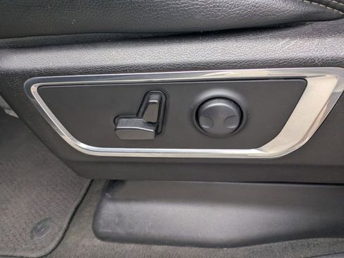 Used 2024 RAM 1500 Laramie RWD image 21