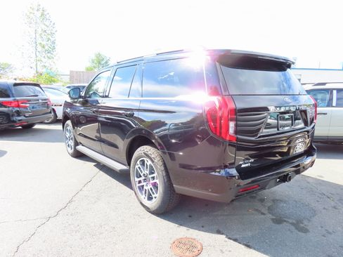 New 2025 Ford Expedition Active image 6