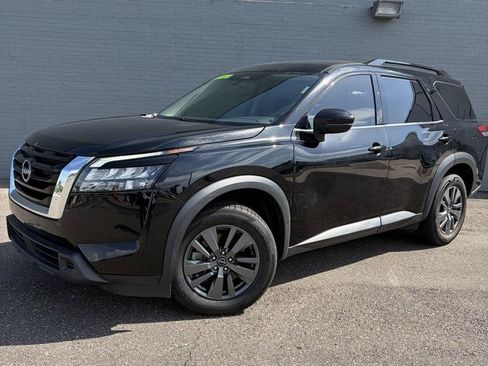 Used 2023 Nissan Pathfinder SV FWD image 1
