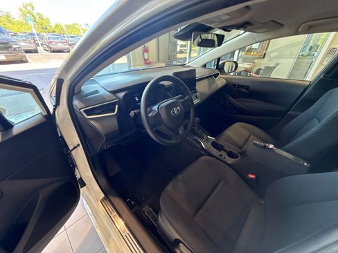 Used 2024 Toyota Corolla LE FWD image 10