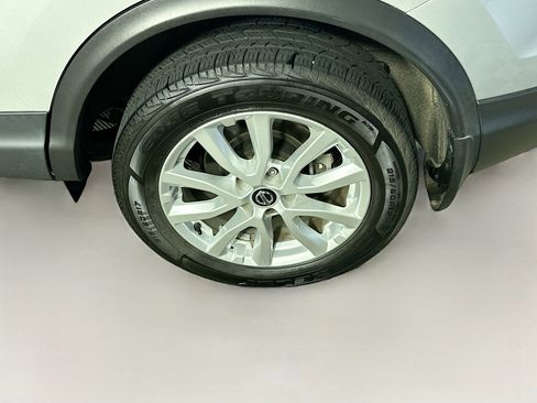 Used 2022 Nissan Rogue Sport S FWD image 11