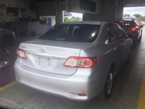 Used 2011 Toyota Corolla LE FWD image 2