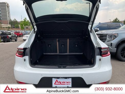 Used 2018 Porsche Macan AWD/4WD image 20