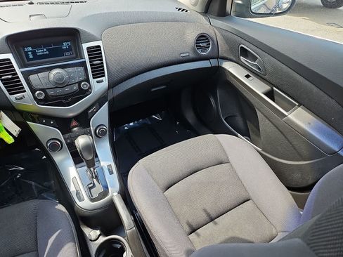 Certified 2012 Chevrolet Cruze LT FWD image 12