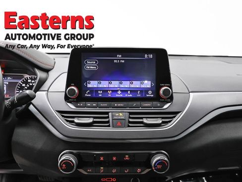 Used 2023 Nissan Altima 2.5 SR FWD image 12