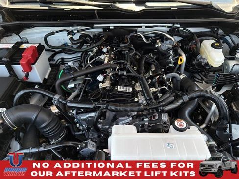 Used 2025 Toyota 4Runner SR5 AWD/4WD image 15