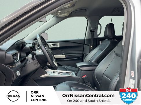 Used 2021 Ford Explorer Limited w/ Equipment Group 301A AWD/4WD image 18