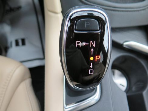 Used 2018 Cadillac XT5 Luxury w/ Driver Awareness Package image 14