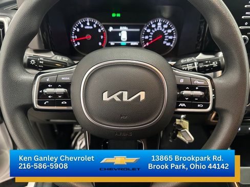 Used 2023 Kia Sorento LX AWD/4WD image 12