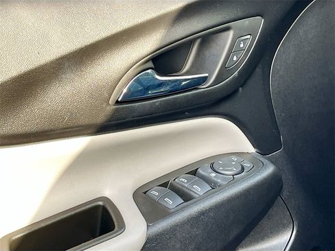 Used 2023 Chevrolet Equinox LT image 17