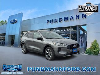 New 2026 Ford Escape ST-Line w/ Cold Weather Package video 1