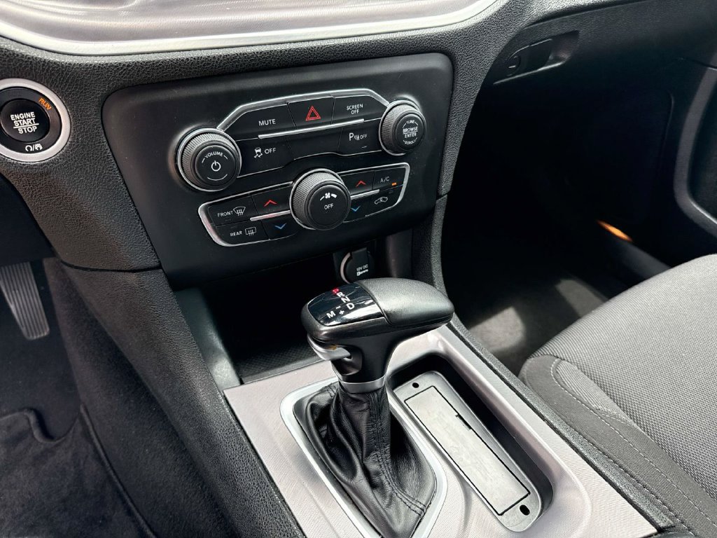 Used 2022 Dodge Charger SXT RWD image 25