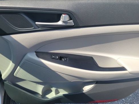 Used 2018 Hyundai Tucson SE w/ Cargo Package AWD/4WD image 21