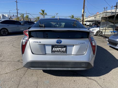 Used 2016 Toyota Prius Two FWD image 9