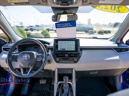 Used 2023 Toyota Corolla Cross LE image 13