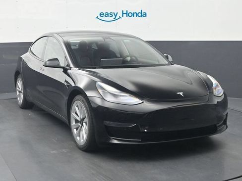 Used 2022 Tesla Model 3 Long Range AWD/4WD image 2