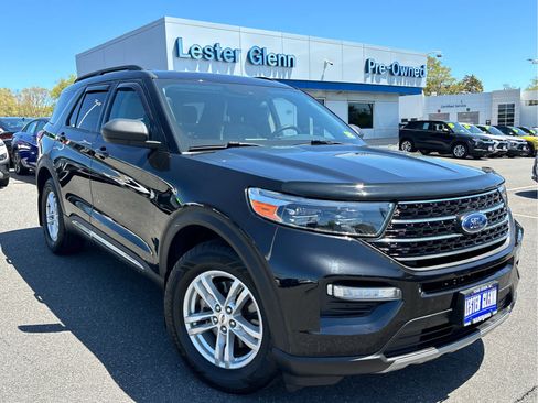 Used 2021 Ford Explorer XLT w/ Equipment Group 202A AWD/4WD image 2