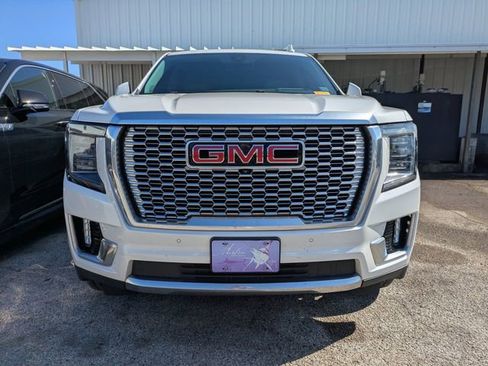 Used 2022 GMC Yukon XL Denali image 2