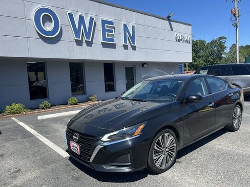 Used 2023 Nissan Altima 2.5 SL FWD image 1