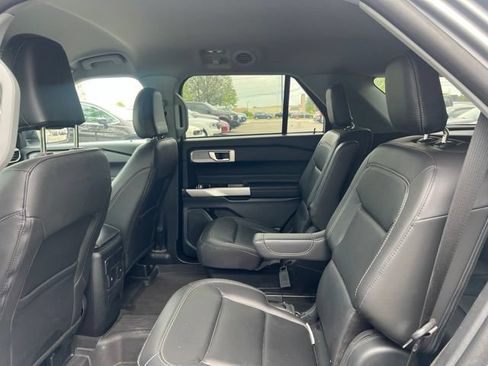 Used 2024 Ford Explorer XLT w/ Equipment Group 202A AWD/4WD image 16