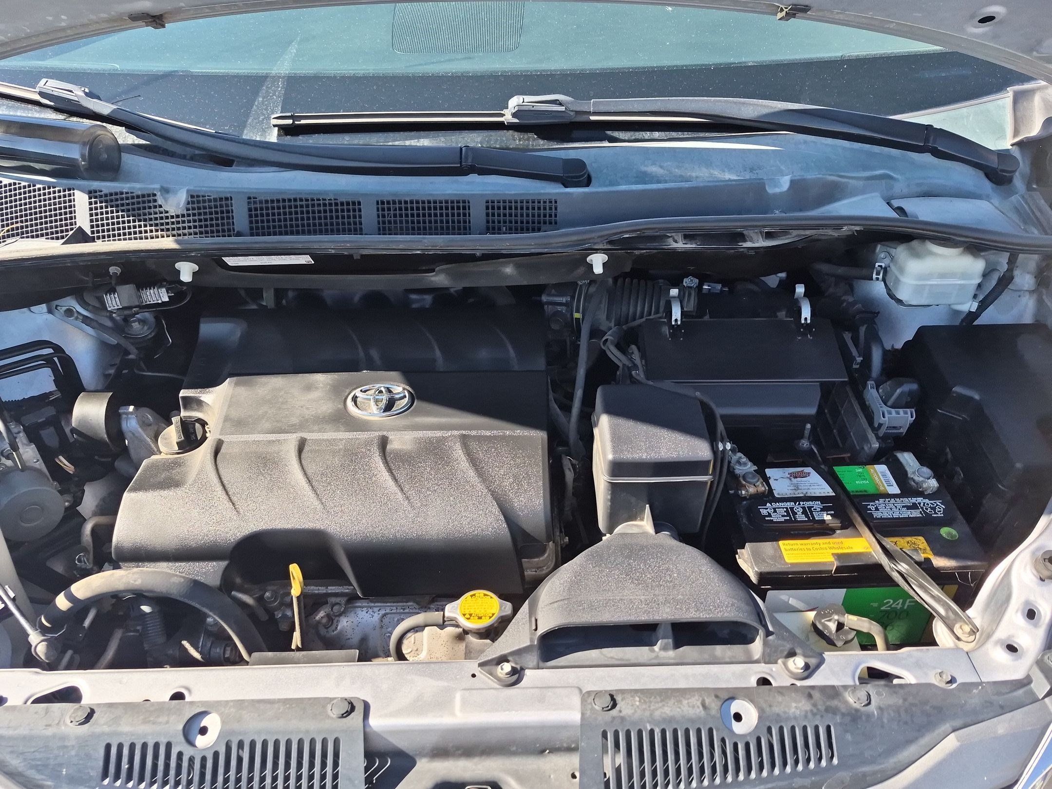Used 2014 Toyota Sienna XLE FWD image 30