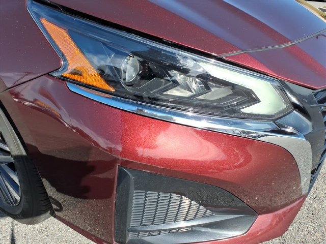 Used 2025 Nissan Altima 2.5 SV FWD image 3