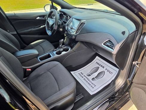 Used 2018 Chevrolet Cruze LT w/ Redline Edition FWD image 16