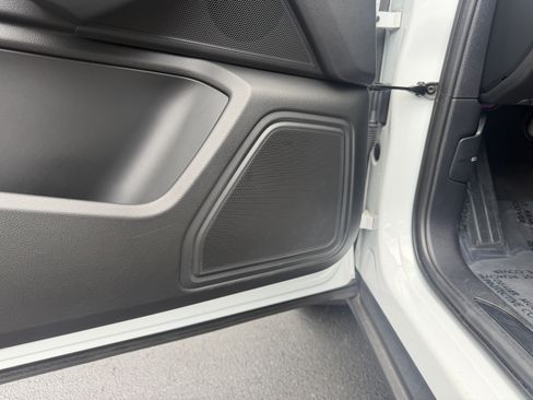 Certified 2023 Porsche Macan AWD/4WD image 22