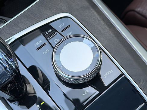 Used 2022 BMW X5 sDrive40i w/ Executive Package image 35