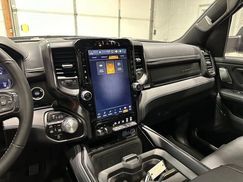 Used 2024 RAM 1500 Limited AWD/4WD image 32