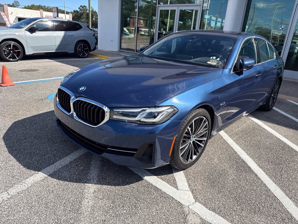 Used 2023 BMW 530e w/ Executive Package RWD image 13