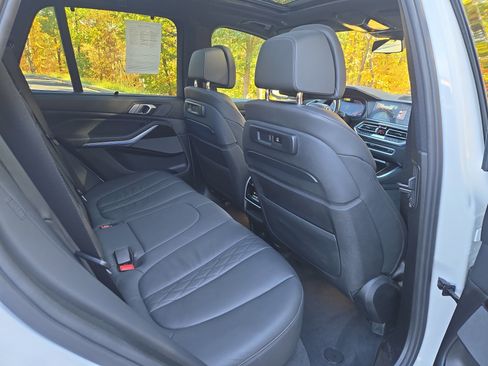 Used 2019 BMW X5 xDrive40i w/ Executive Package image 30