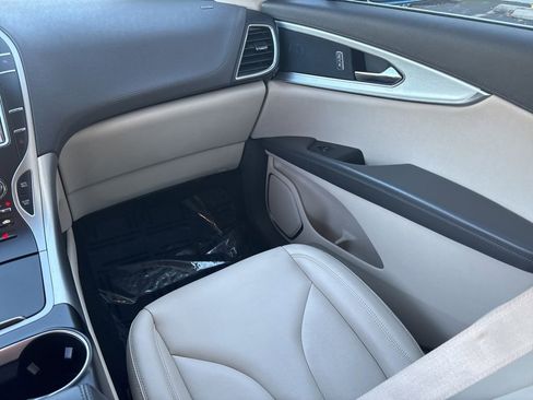 Used 2020 Lincoln Nautilus FWD image 21