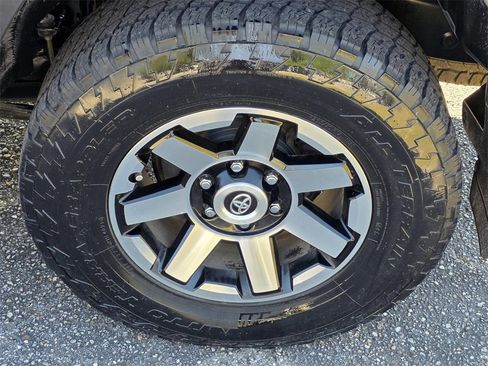 Used 2021 Toyota 4Runner TRD Off-Road Premium image 39