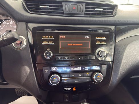 Used 2018 Nissan Rogue Sport SV image 20