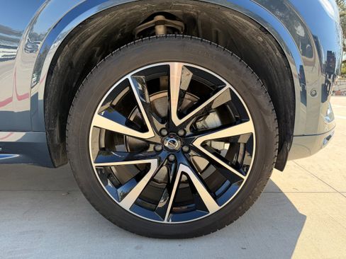 Certified 2024 Volvo XC90 B6 Plus w/ Protection Package Premier image 9