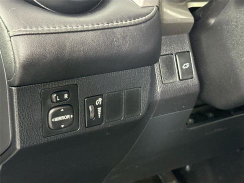 Used 2016 Toyota RAV4 XLE image 14