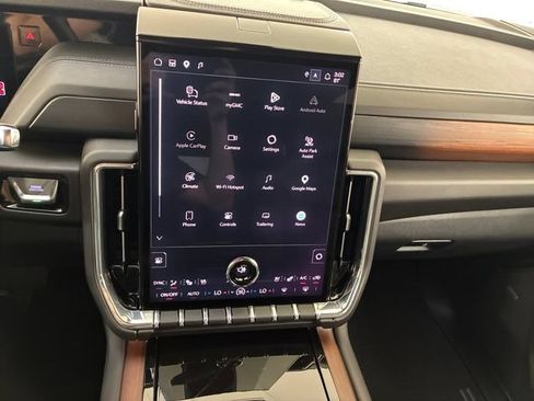 Certified 2025 GMC Yukon Denali AWD/4WD image 26