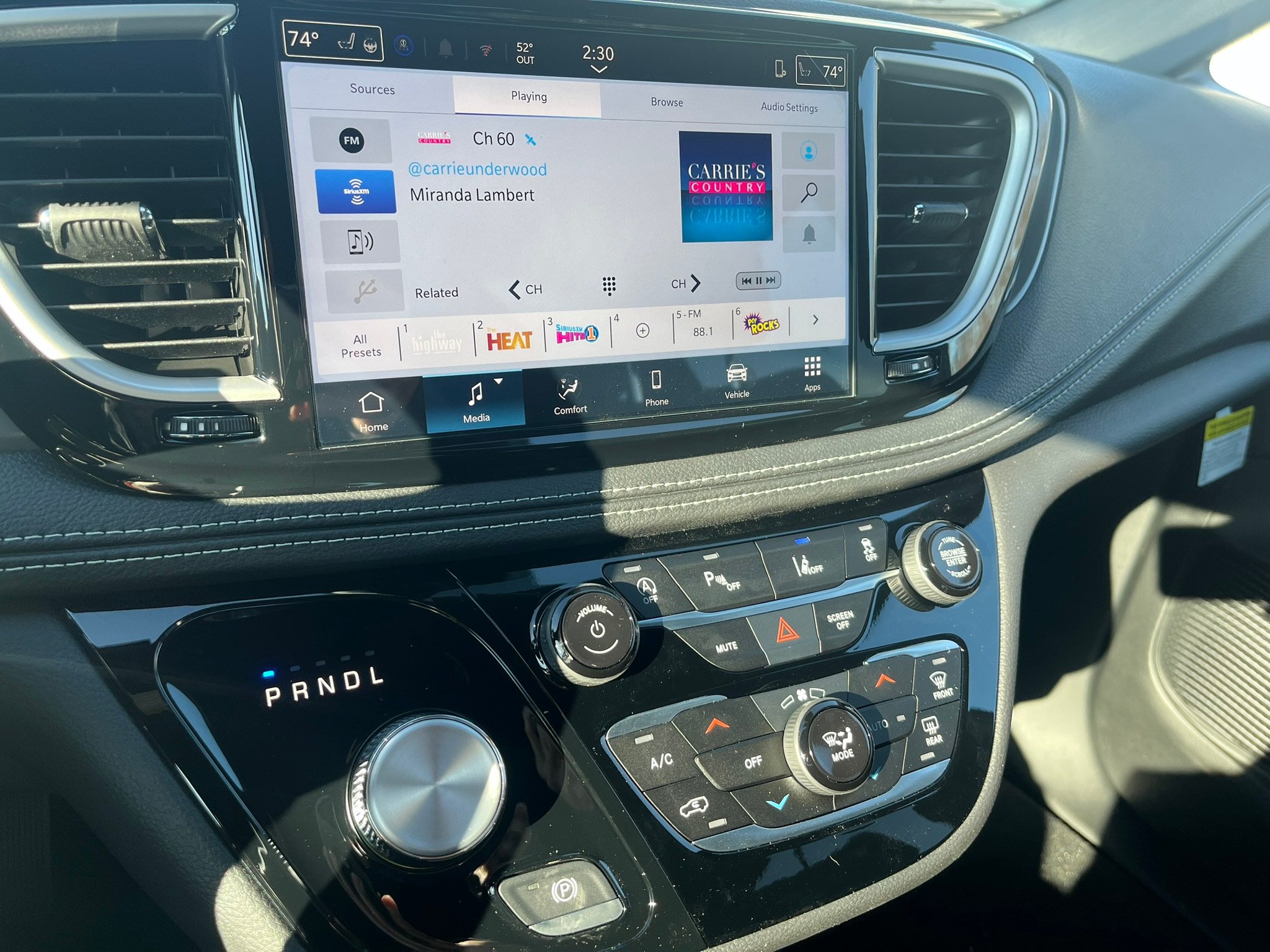 New 2026 Chrysler Pacifica Select w/ S Appearance Package FWD image 19