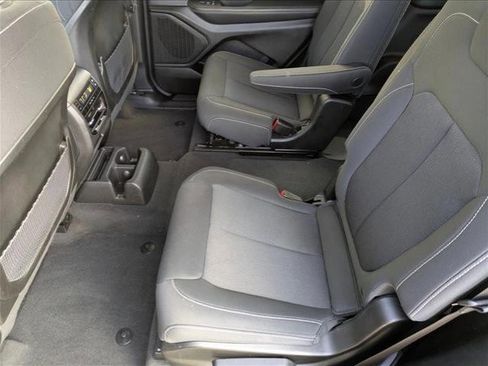 Used 2023 Jeep Grand Cherokee L Laredo image 18