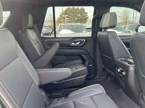 Used 2021 GMC Yukon SLT w/ SLT Premium Package image 17