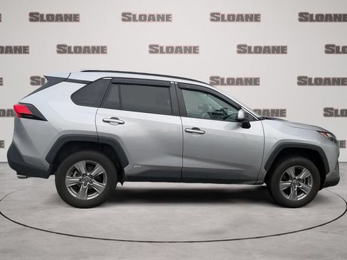 Used 2022 Toyota RAV4 XLE w/ Carpet Mat Package (TMS) AWD/4WD image 6