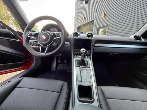 Used 2025 Porsche 718 Cayman RWD image 16